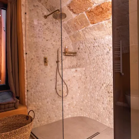 Terre Saracene - Elegance Near The Station بيتونتو